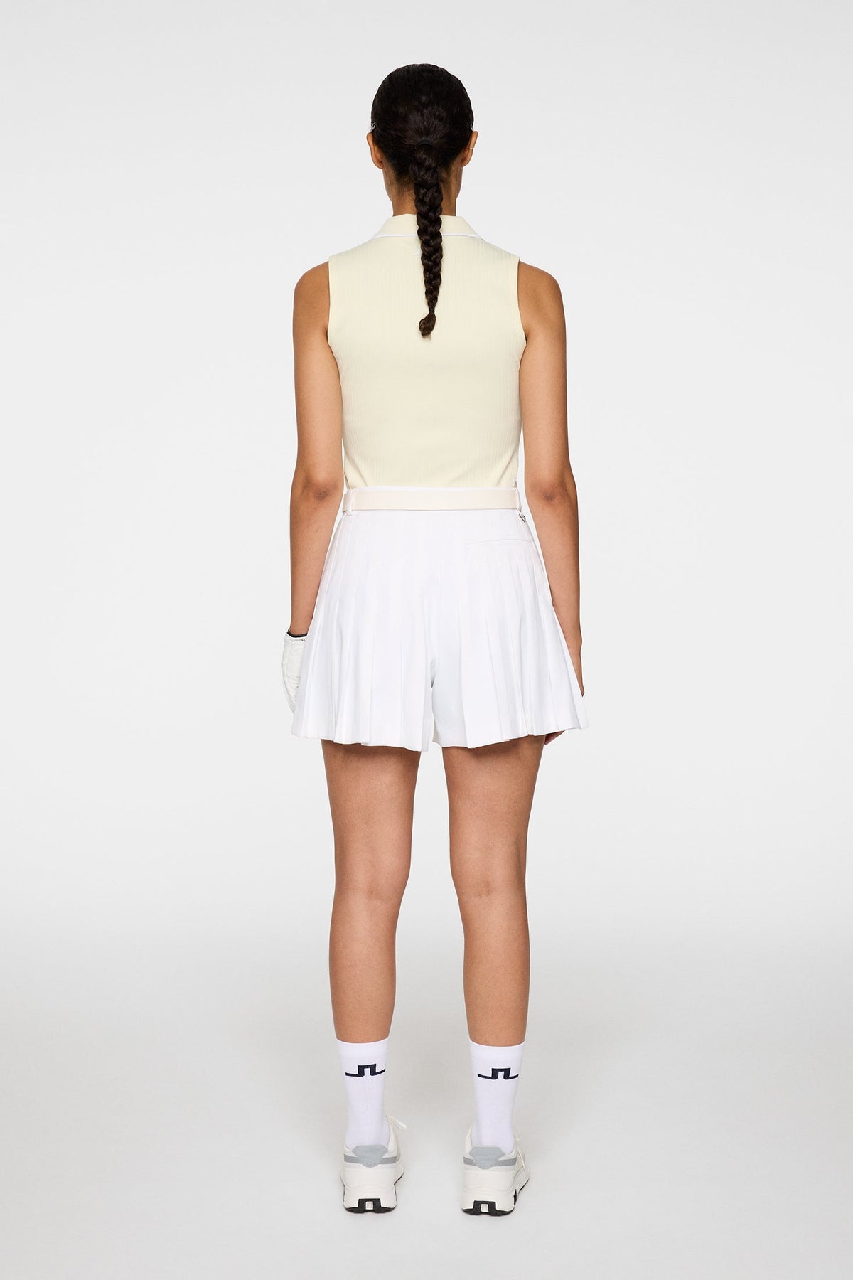 Arella Pleated Shorts / White